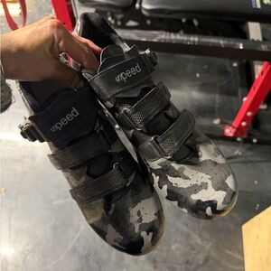 Speed Men's Black Camouflage Athletic Shoes